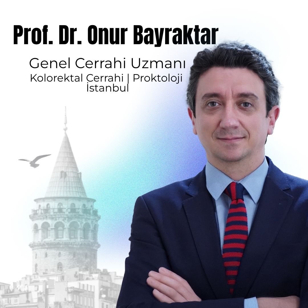 Prof. Dr. Onur Bayraktar muayene ortamında — Kolorektal Cerrahi ve Proktoloji, İstanbul